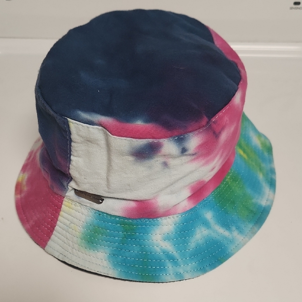 Steve Madden Colorful Tie-Dye Bucket Hat Reversible. Black On the Other Side.